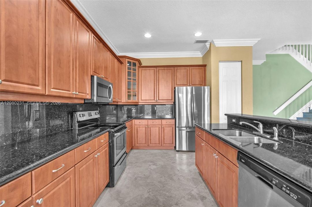 На продажу: $799,999 (5 спален, 4 ванн, 3894 Квадратных фут)