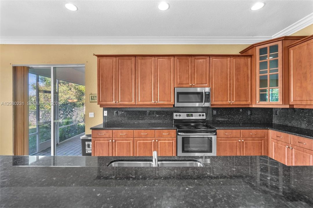 На продажу: $799,999 (5 спален, 4 ванн, 3894 Квадратных фут)