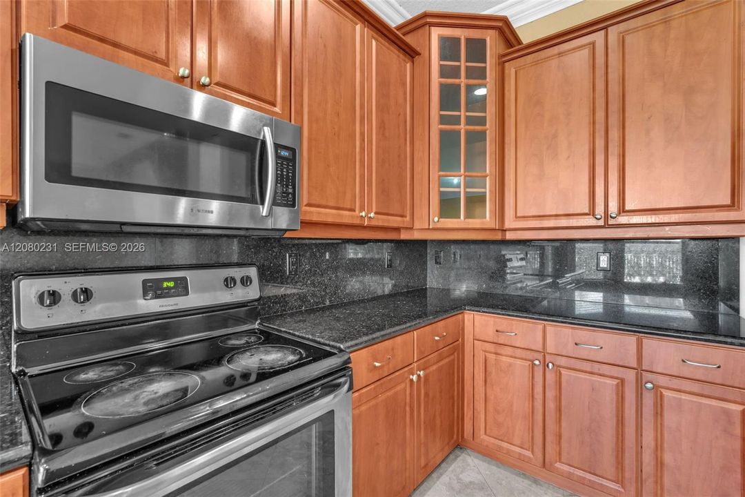 На продажу: $799,999 (5 спален, 4 ванн, 3894 Квадратных фут)