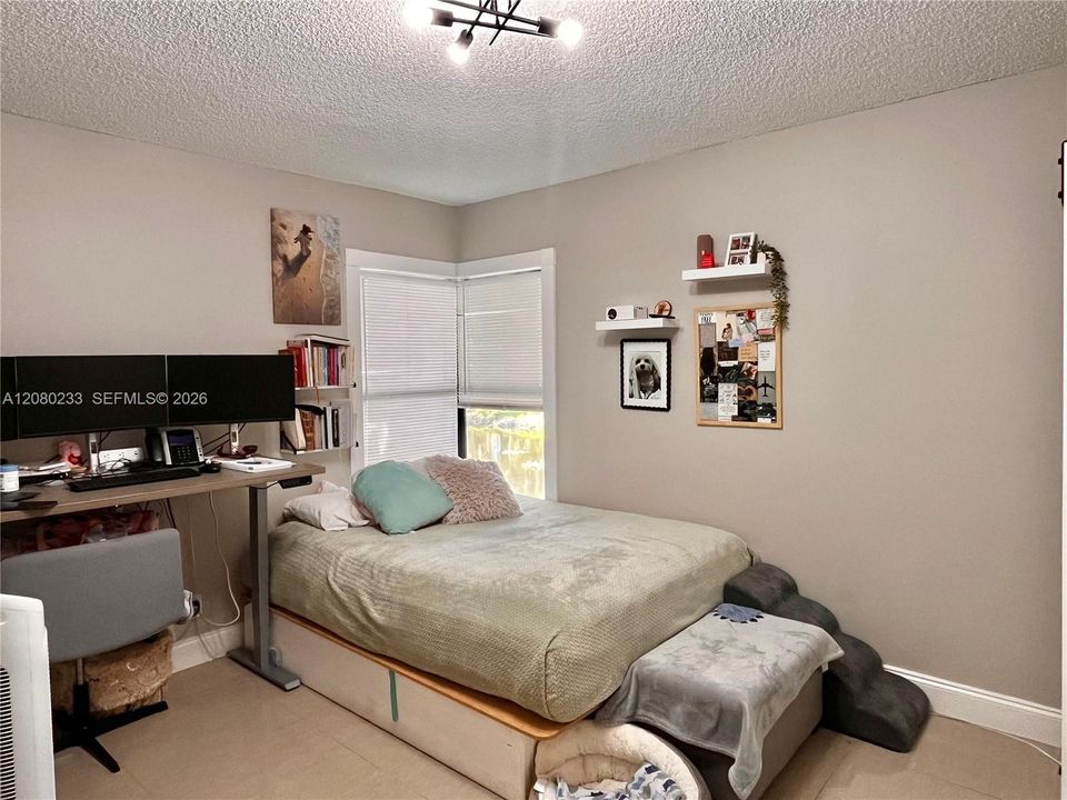 En Venta: $310,000 (3 camas, 2 baños, 1120 Pies cuadrados)