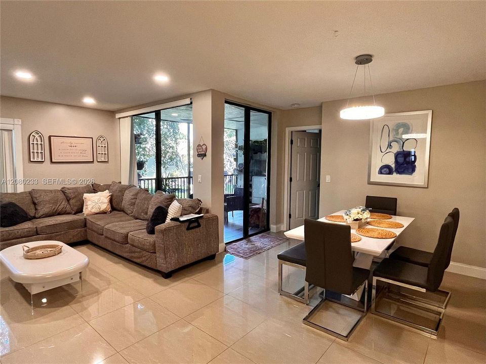 En Venta: $310,000 (3 camas, 2 baños, 1120 Pies cuadrados)