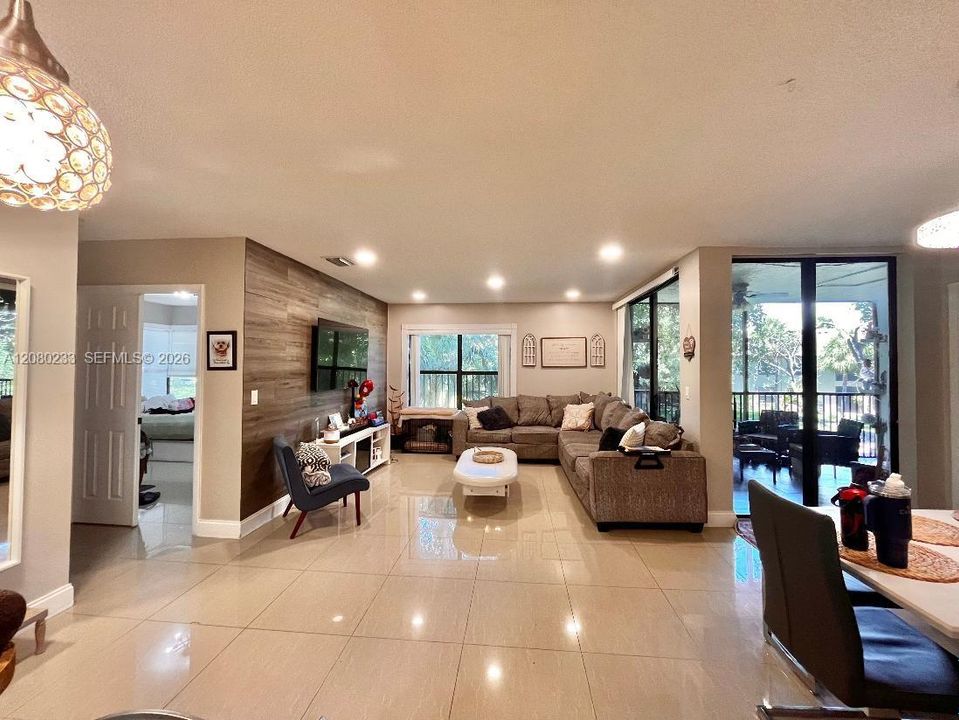 En Venta: $310,000 (3 camas, 2 baños, 1120 Pies cuadrados)