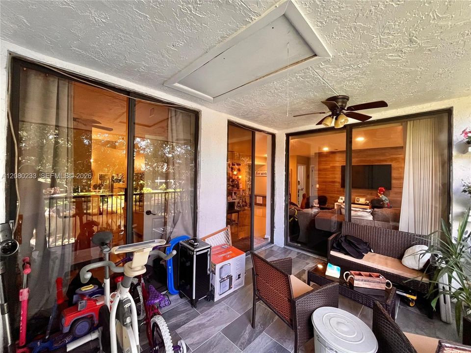 En Venta: $310,000 (3 camas, 2 baños, 1120 Pies cuadrados)
