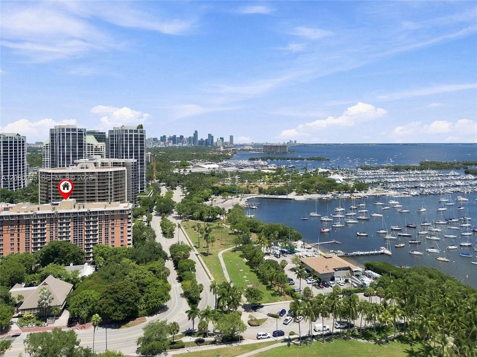 For Sale: $575,000 (1 beds, 1 baths, 670 Square Feet)
