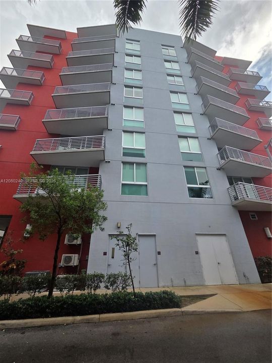 В аренду: $2,350 (1 спален, 1 ванн, 641 Квадратных фут)