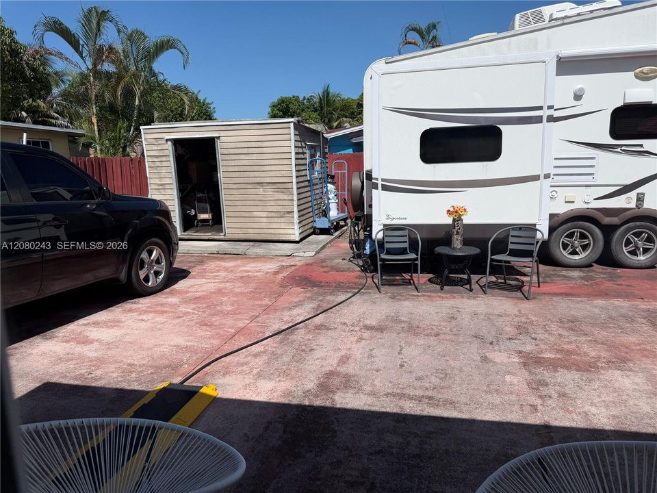For Rent: $3,700 (3 beds, 2 baths, 1386 Square Feet)