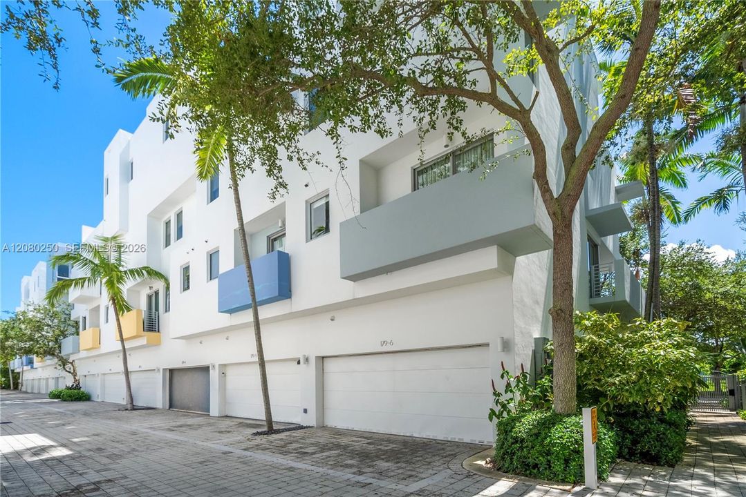 For Rent: $8,500 (3 beds, 3 baths, 2367 Square Feet)