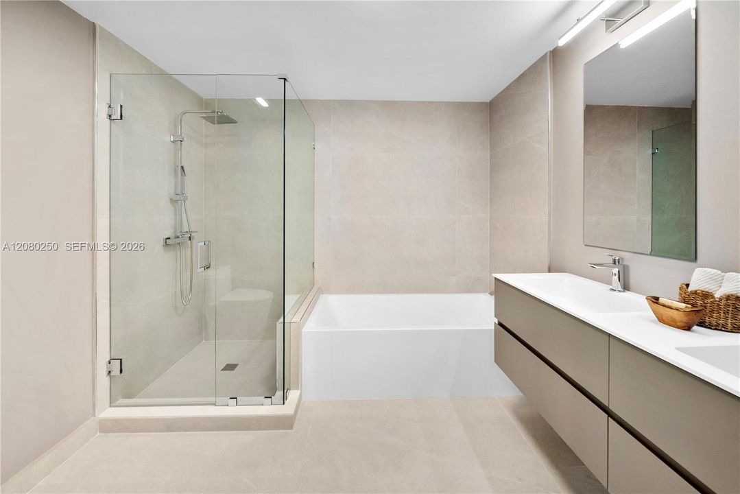 For Rent: $8,500 (3 beds, 3 baths, 2367 Square Feet)