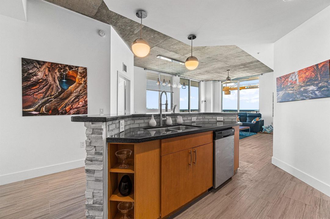 010-300SouthAustralianAvenue-WestPalmBea