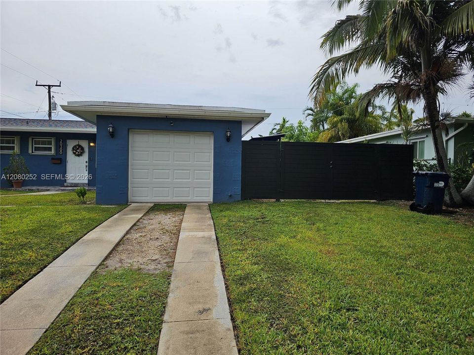 En Venta: $695,000 (4 camas, 2 baños, 1584 Pies cuadrados)