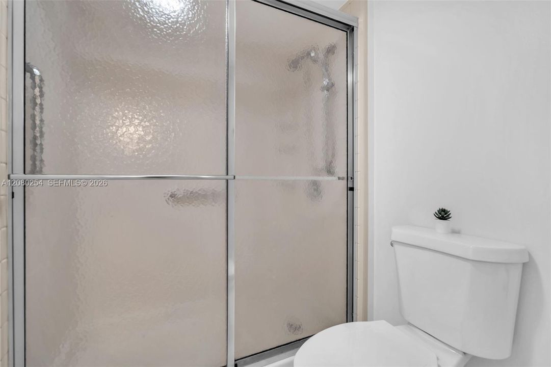 На продажу: $190,000 (2 спален, 1 ванн, 936 Квадратных фут)