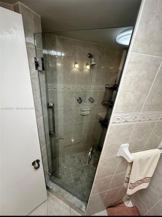 For Sale: $220,000 (2 beds, 2 baths, 1027 Square Feet)