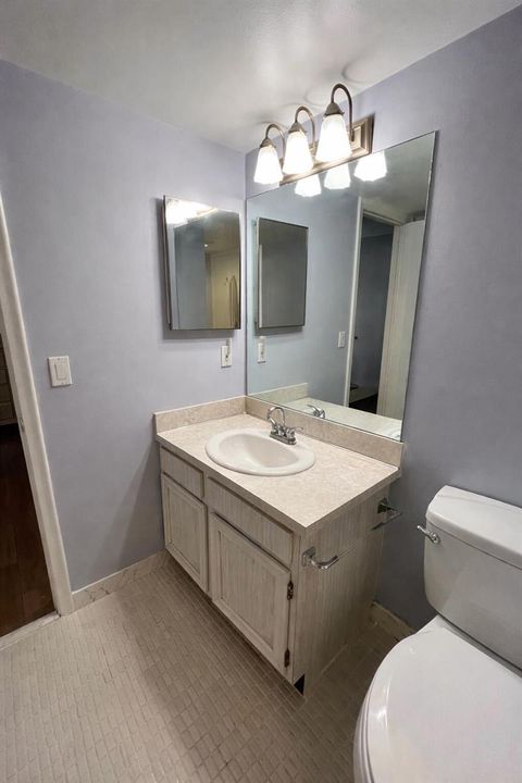 1 Royal Palm Way 305 Bathroom Vanity Are