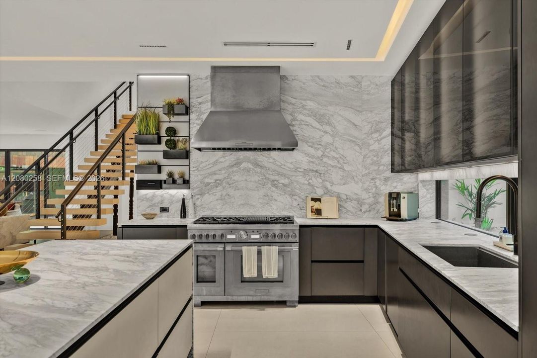 En Venta: $7,450,000 (5 camas, 5 baños, 5237 Pies cuadrados)