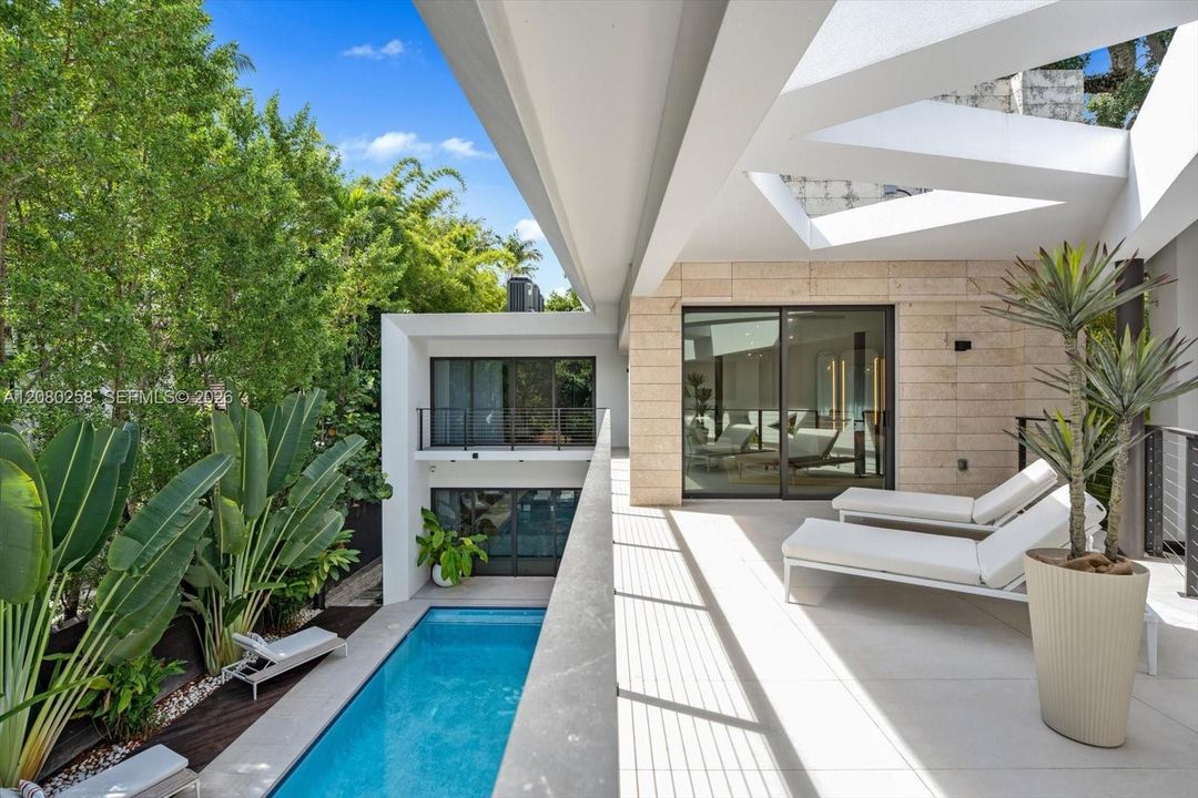 En Venta: $7,450,000 (5 camas, 5 baños, 5237 Pies cuadrados)