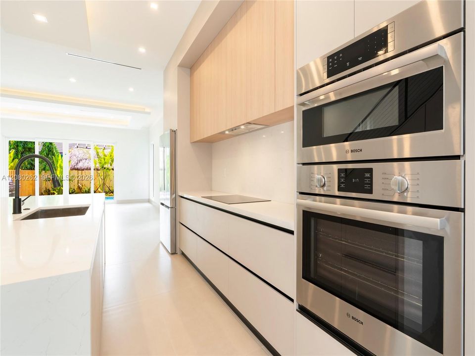 For Sale: $1,295,000 (4 beds, 3 baths, 2195 Square Feet)