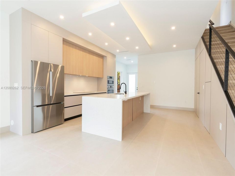 For Sale: $1,295,000 (4 beds, 3 baths, 2195 Square Feet)