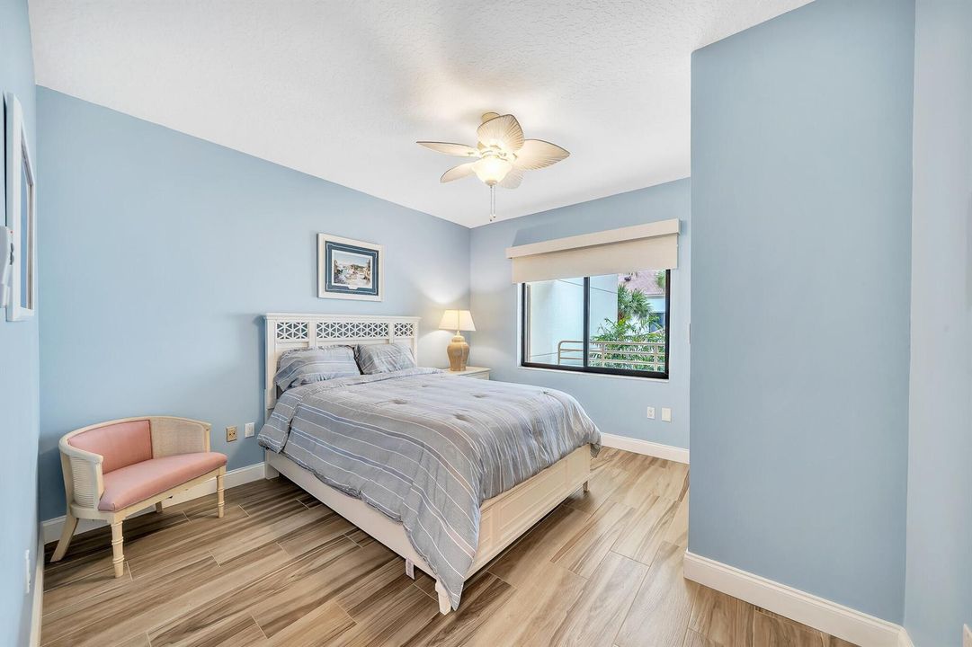 15 Guest Bedroom (1)
