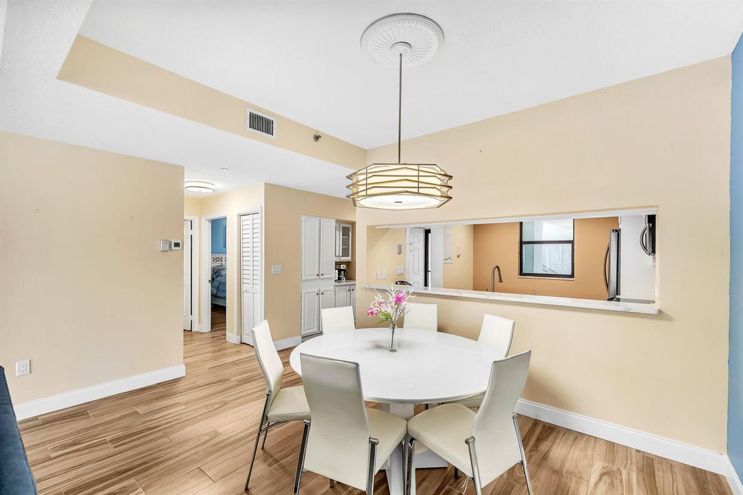 13 Dining Area (2)