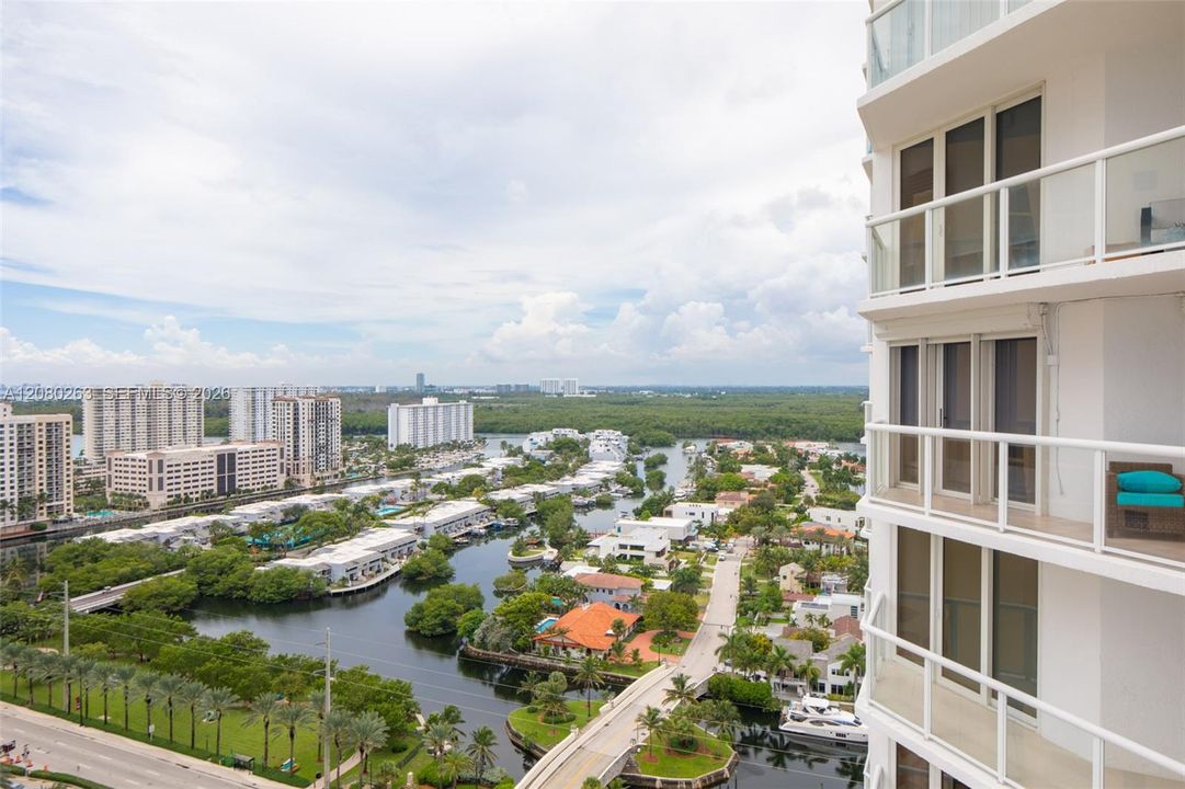 For Sale: $1,850,000 (3 beds, 3 baths, 2020 Square Feet)