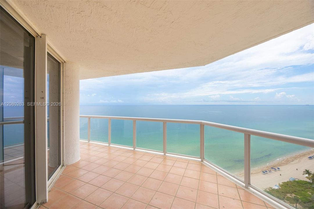 For Sale: $1,850,000 (3 beds, 3 baths, 2020 Square Feet)