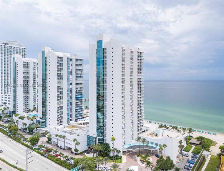For Sale: $1,850,000 (3 beds, 3 baths, 2020 Square Feet)