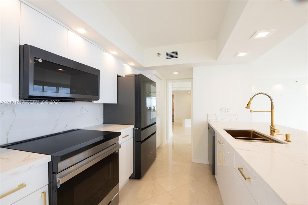 For Sale: $1,850,000 (3 beds, 3 baths, 2020 Square Feet)