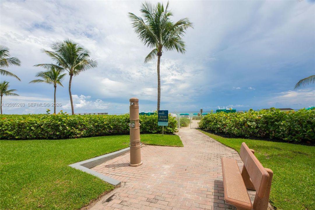 For Sale: $1,850,000 (3 beds, 3 baths, 2020 Square Feet)