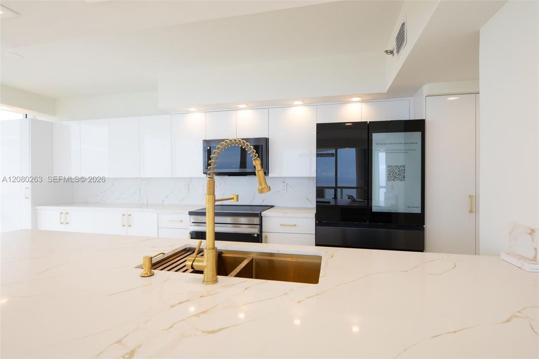 For Sale: $1,850,000 (3 beds, 3 baths, 2020 Square Feet)