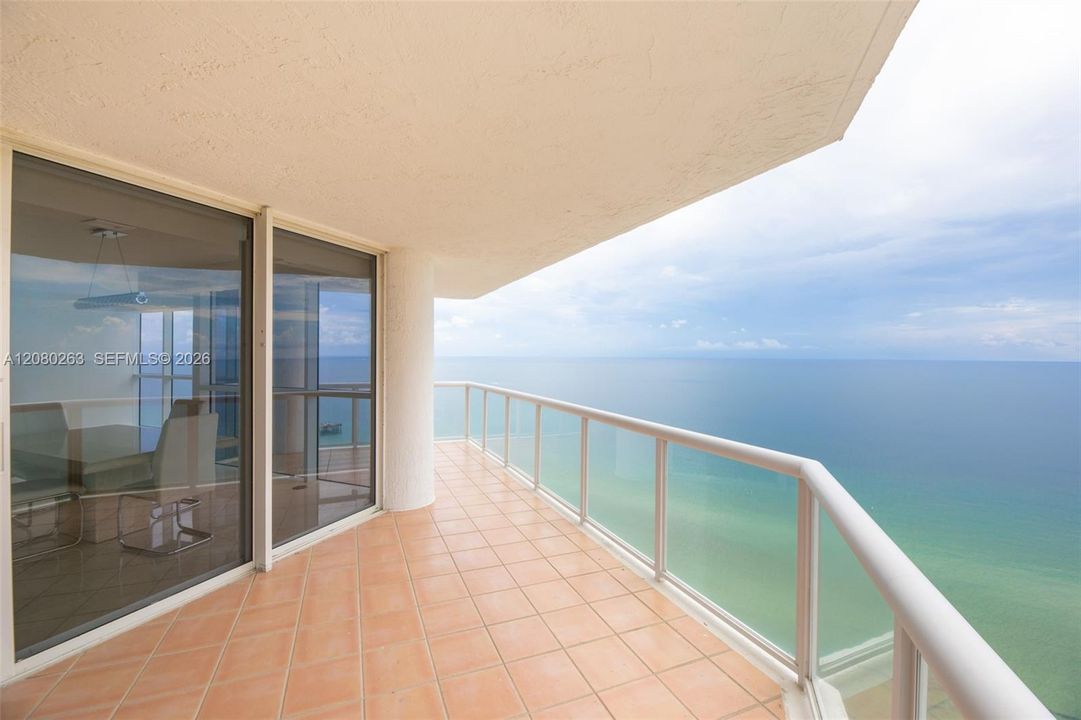 For Sale: $1,850,000 (3 beds, 3 baths, 2020 Square Feet)