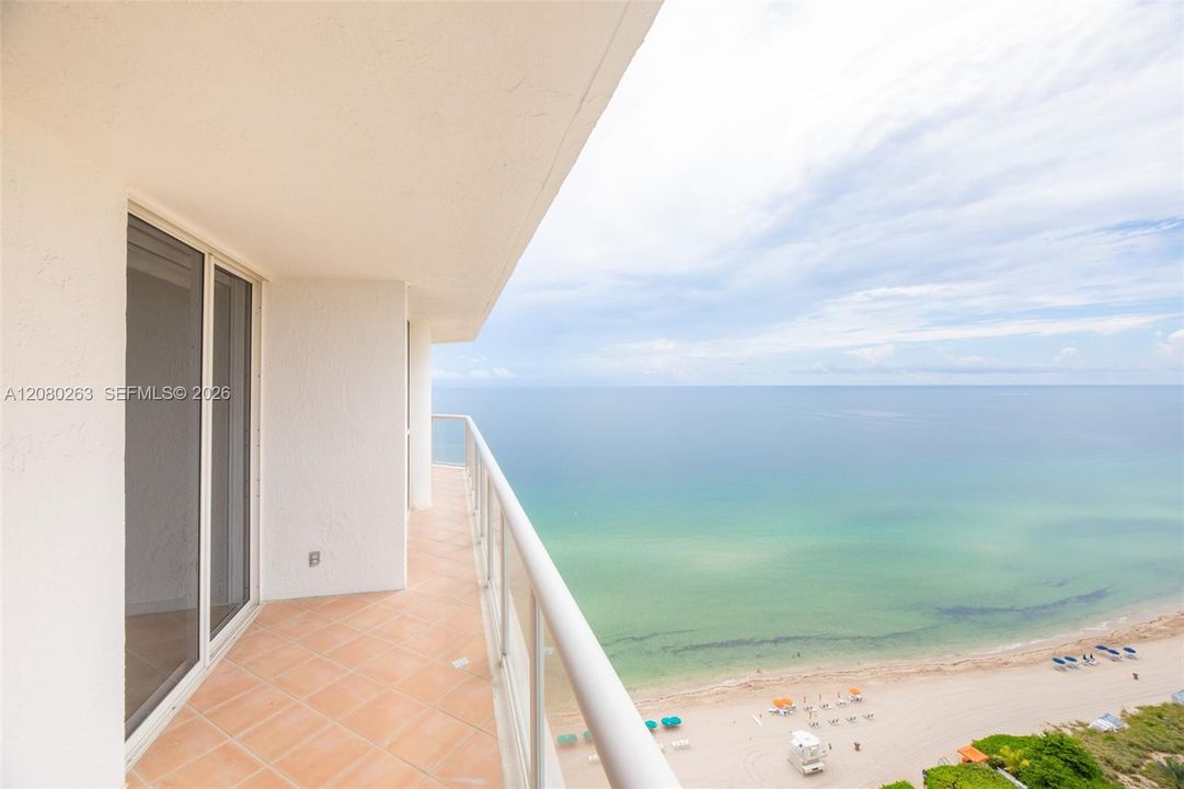 For Sale: $1,850,000 (3 beds, 3 baths, 2020 Square Feet)
