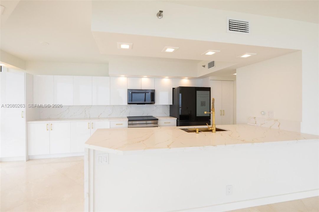 For Sale: $1,850,000 (3 beds, 3 baths, 2020 Square Feet)