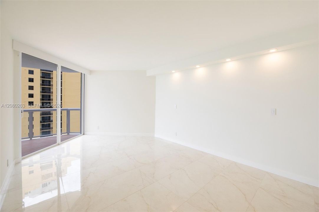 For Sale: $1,850,000 (3 beds, 3 baths, 2020 Square Feet)