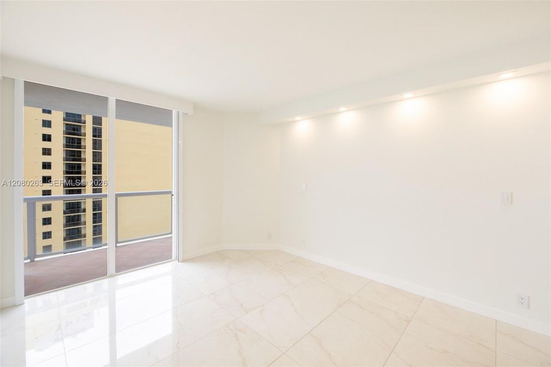 For Sale: $1,850,000 (3 beds, 3 baths, 2020 Square Feet)