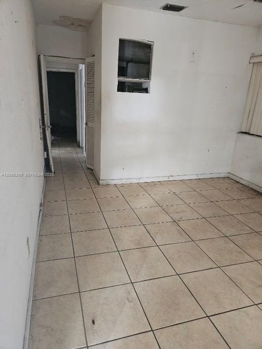 For Sale: $280,000 (2 beds, 2 baths, 1710 Square Feet)