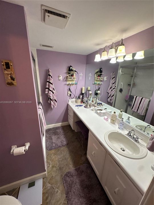 En Venta: $200,000 (2 camas, 2 baños, 1090 Pies cuadrados)