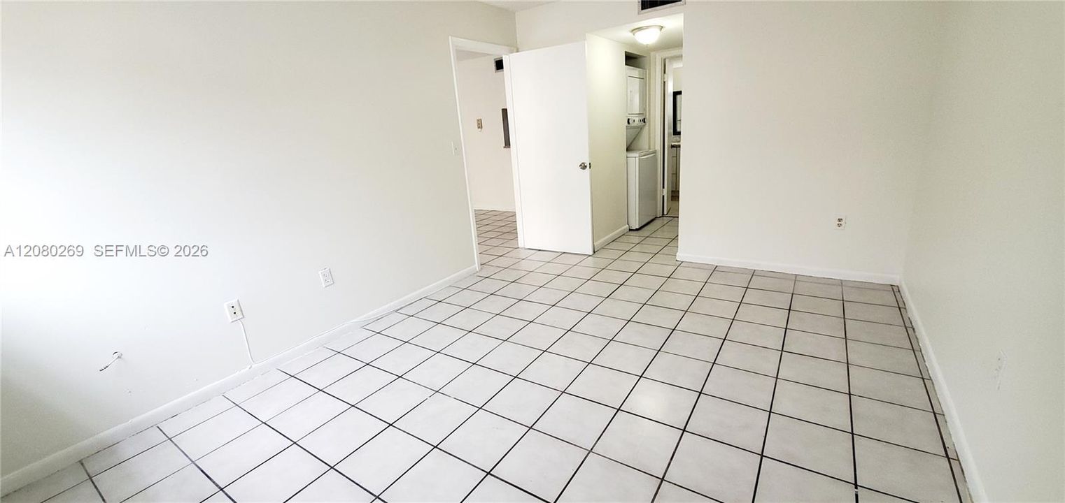 For Sale: $289,900 (2 beds, 2 baths, 893 Square Feet)