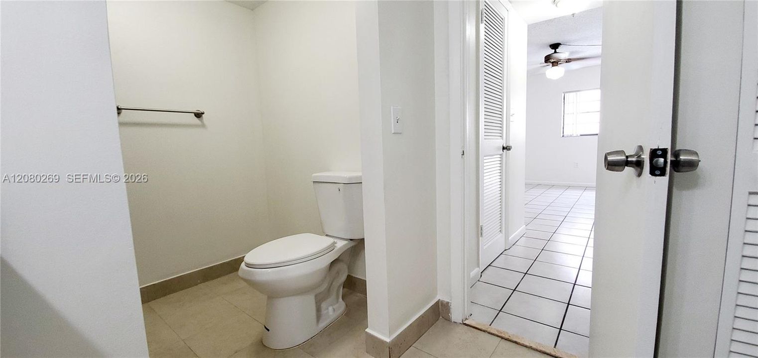 For Sale: $289,900 (2 beds, 2 baths, 893 Square Feet)