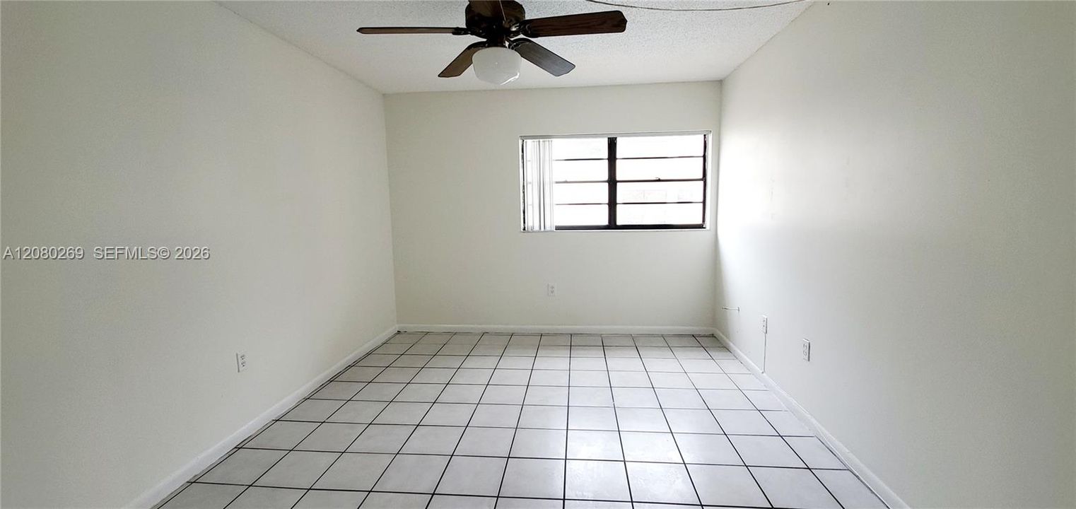 For Sale: $289,900 (2 beds, 2 baths, 893 Square Feet)
