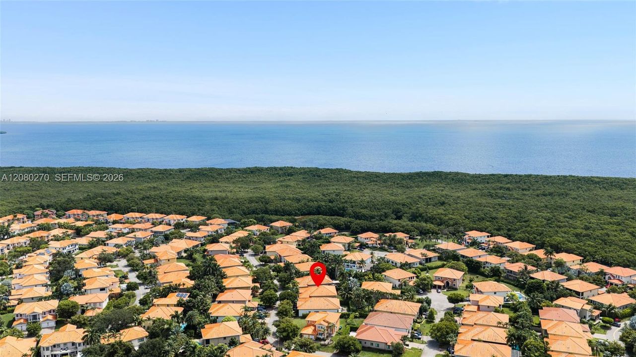 En Venta: $779,000 (4 camas, 2 baños, 2496 Pies cuadrados)