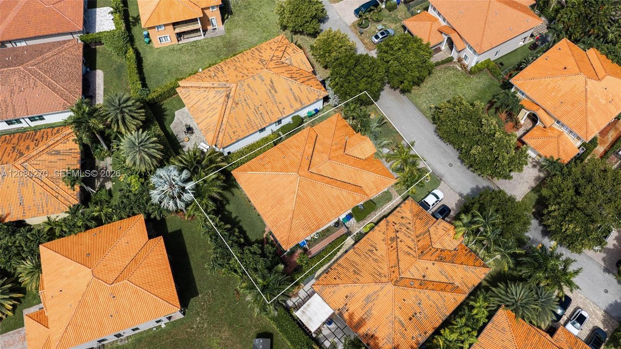 En Venta: $779,000 (4 camas, 2 baños, 2496 Pies cuadrados)