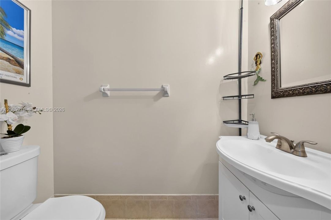 En Venta: $779,000 (4 camas, 2 baños, 2496 Pies cuadrados)