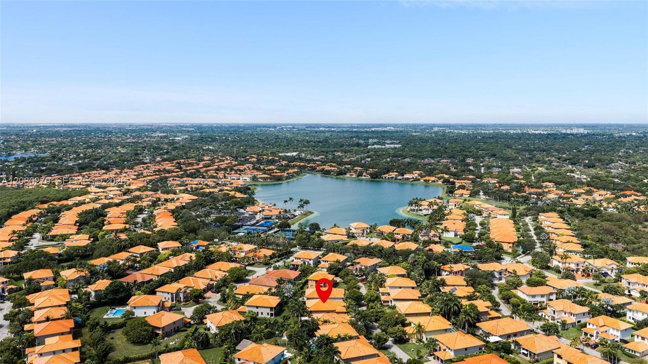 En Venta: $779,000 (4 camas, 2 baños, 2496 Pies cuadrados)