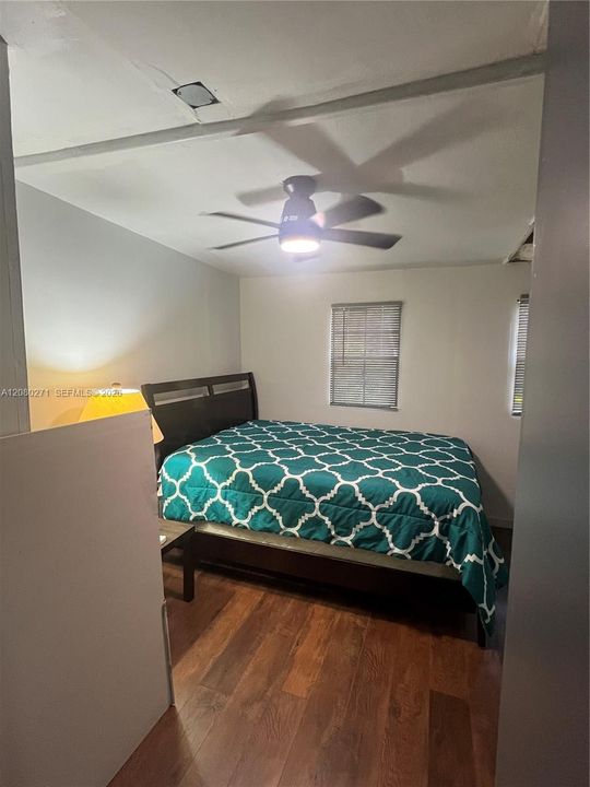 For Rent: $1,500 (1 beds, 1 baths, 1952 Square Feet)