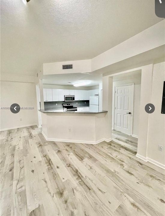 For Sale: $360,000 (2 beds, 2 baths, 1240 Square Feet)