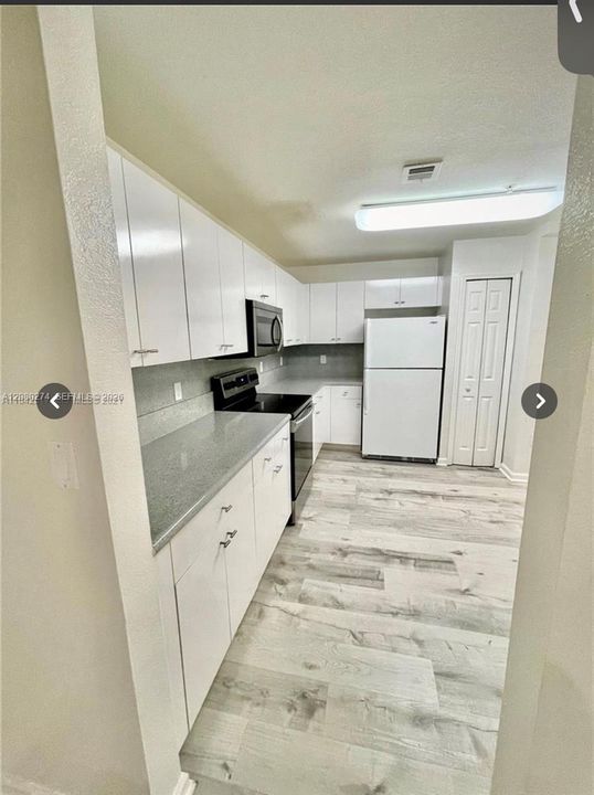 For Sale: $360,000 (2 beds, 2 baths, 1240 Square Feet)