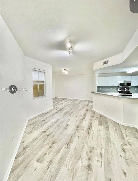 For Sale: $360,000 (2 beds, 2 baths, 1240 Square Feet)