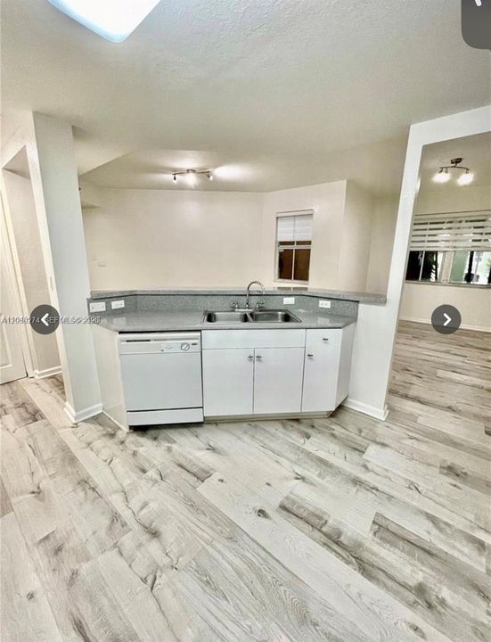 For Sale: $360,000 (2 beds, 2 baths, 1240 Square Feet)
