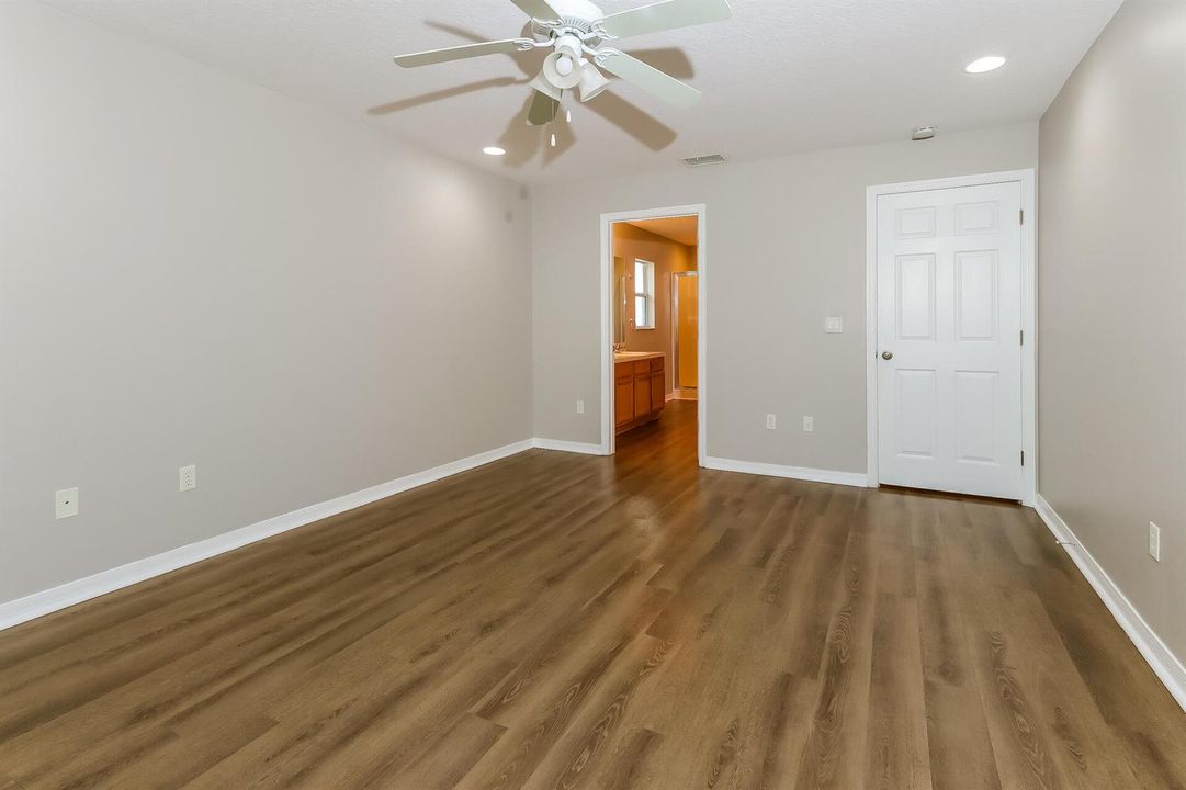1002059.2431 SE Gilbert Ave 006-photo-ma