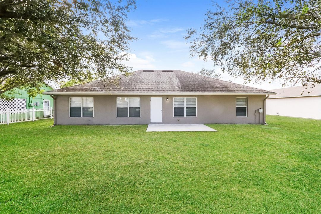 1002059.2431 SE Gilbert Ave 014-photo-re